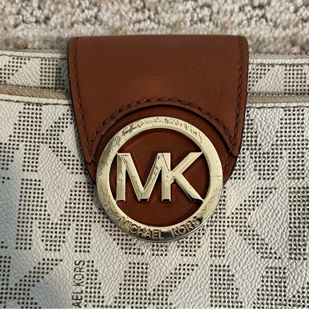 MICHAEL KORS Fulton Small White Saffiano Leather Crossbody Purse MK monogram - Picture 4 of 16